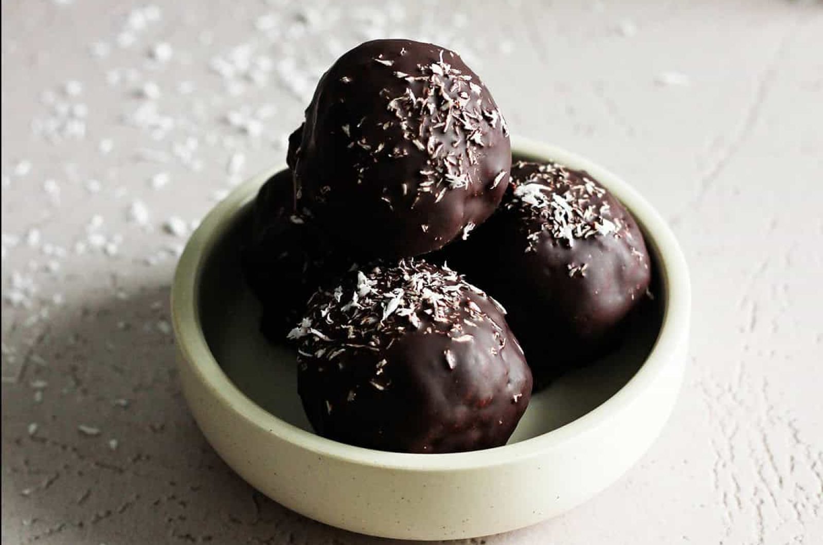 5-Ingredient, No-Bake Date Balls